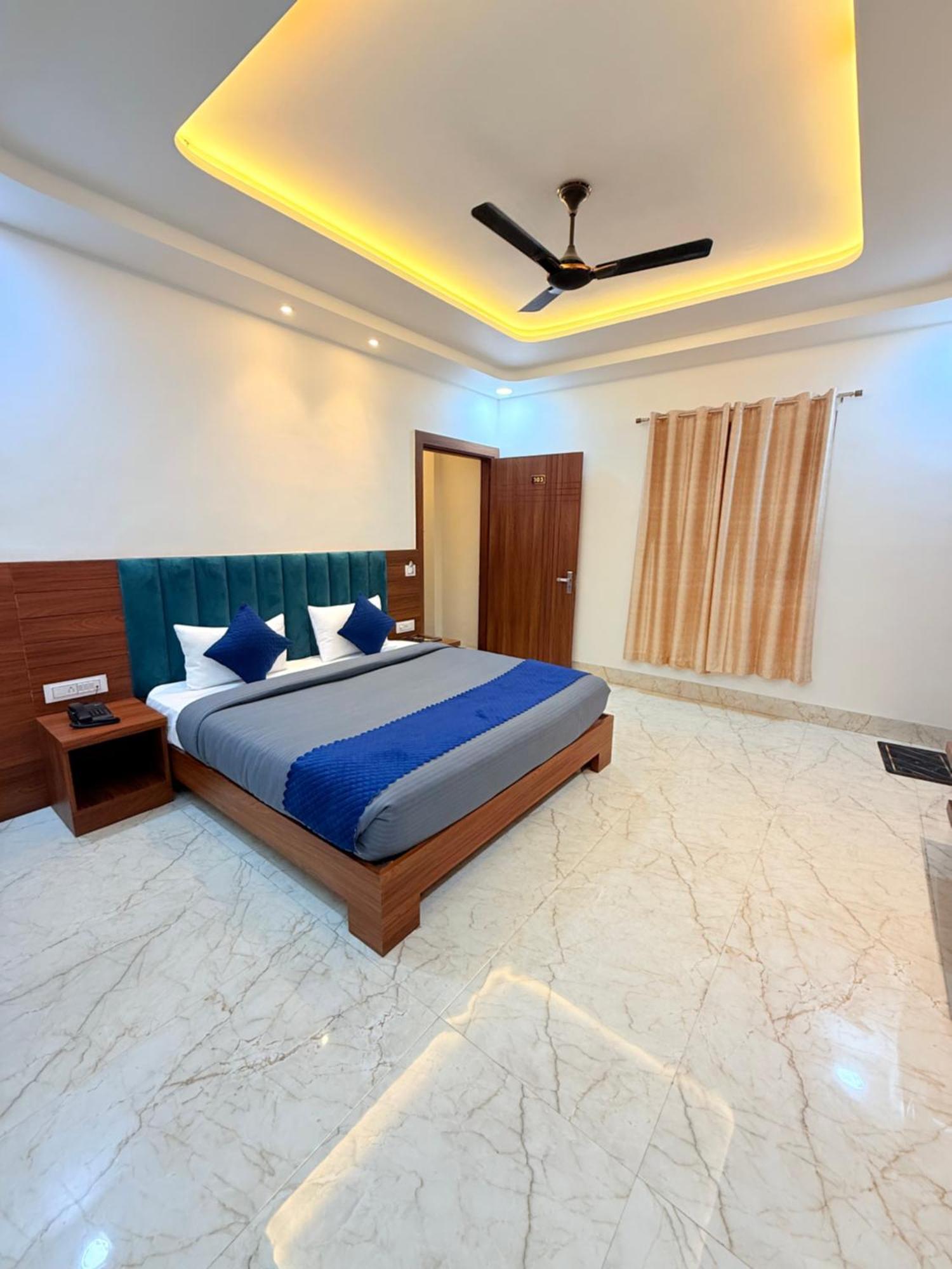 Hotel Tulip Light Mathura Exterior foto