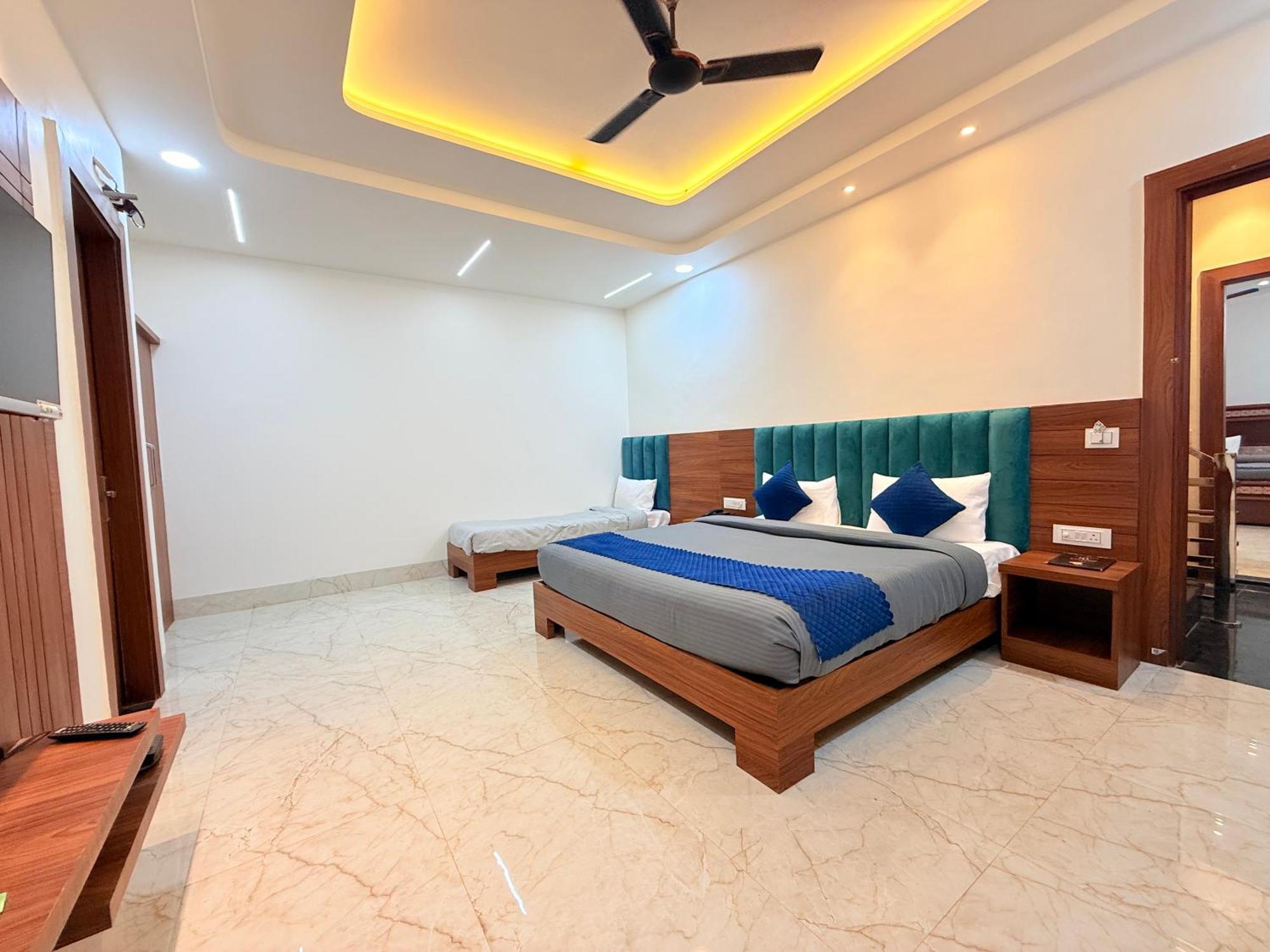 Hotel Tulip Light Mathura Exterior foto