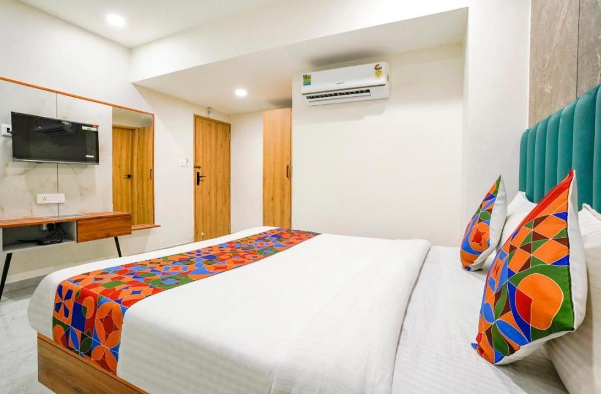 Hotel Tulip Light Mathura Exterior foto